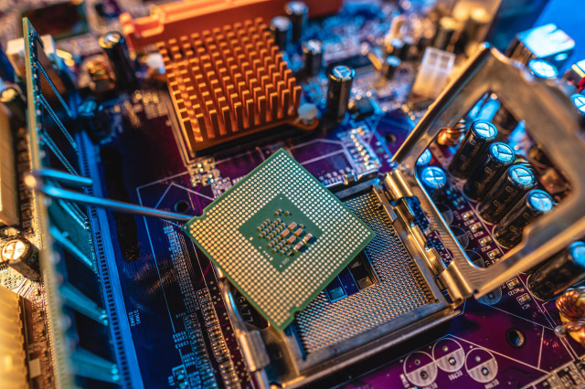 【供應(yīng)】Microchip微控制器，供應(yīng) 8 位 MCU，PIC? MCU，AVR? MCU，16 位 MCU