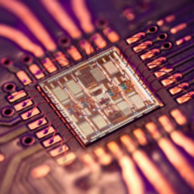 供應(yīng)，回收 [Broadcom] AFSI-R74C4SB 56Gb/s 4 通道線性 TIA（跨阻抗放大器）IC