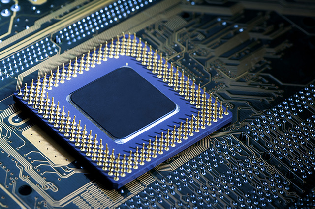 供應(yīng) Renesas 時(shí)鐘和定時(shí)：晶體振蕩器、抖動(dòng)衰減器、VersaClock 可編程時(shí)鐘